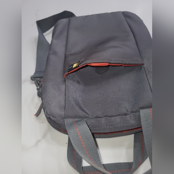 Case Logic mini laptop bag - Picture 9 of 12